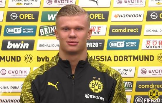 又犯规了！第二节刚上来杨瀚森补防科沃德又被裁判吹打手&已经3犯