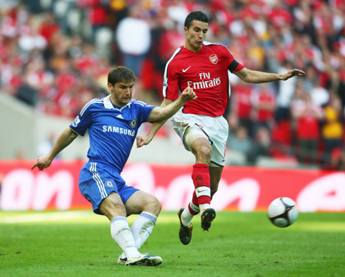 脚步不够快！首发的杨瀚森侧移被吹阻挡 4分钟不到累积2犯被换下