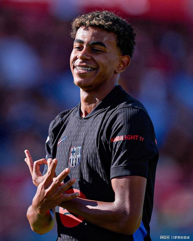 球星晒更衣室照，全队氛围太好了