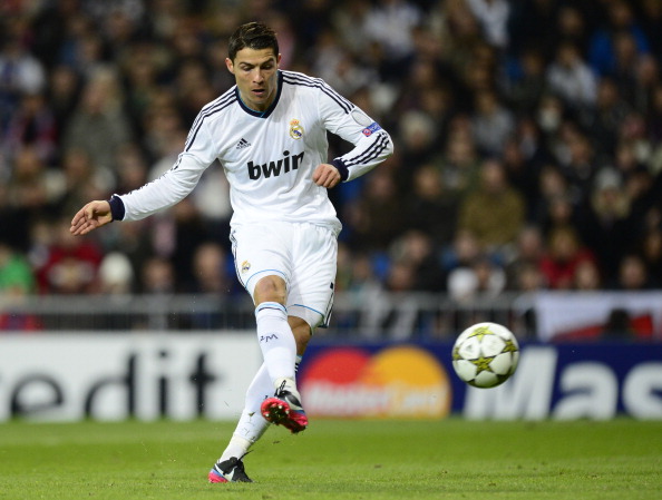 足球报：海港有意杨希，徐彬留洋仍存不确定，西海岸资金有困