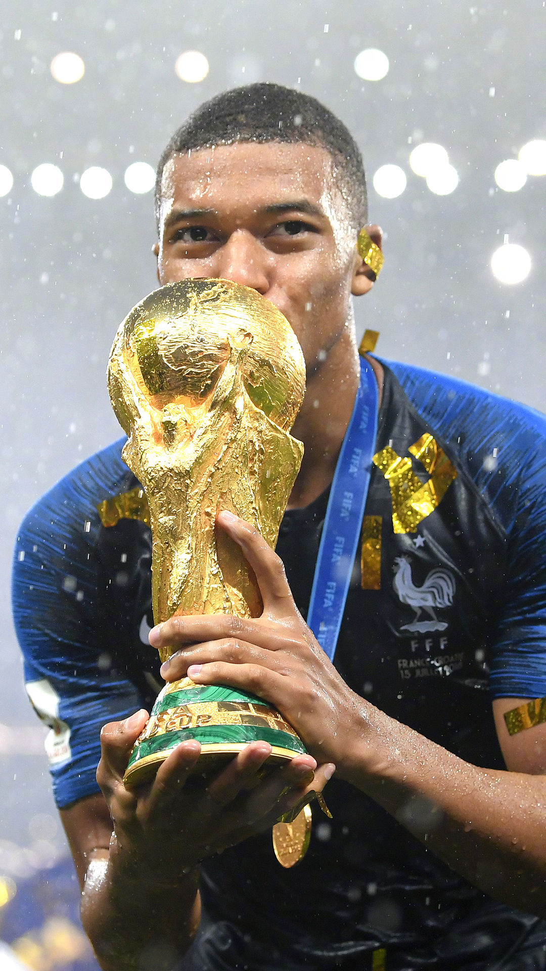 为了赢，你的面相都变了！ 贺希宁在底角用力使相，都快变成布克了